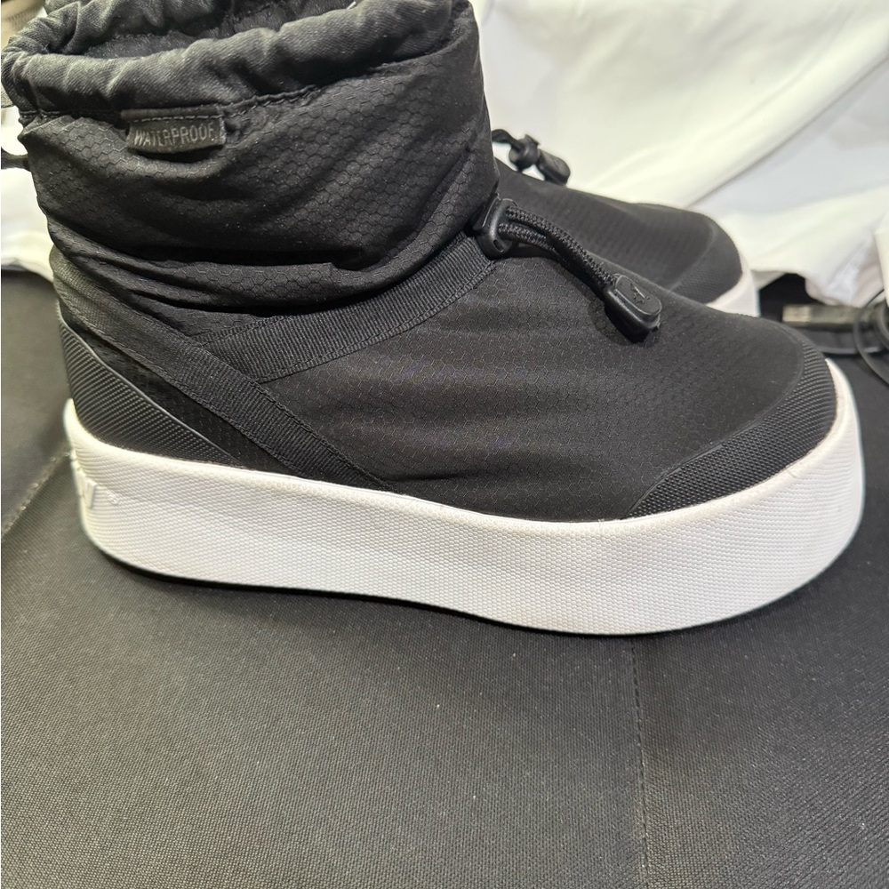 Baffin Women’s Tornio Platform Boot W/Size 8 Christmas
🎄 - Picture 2 of 7